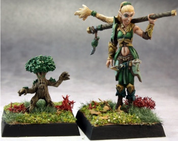 Pathfinder Druid and Familiar (2), 60147 Reaper Miniatures, Inc.